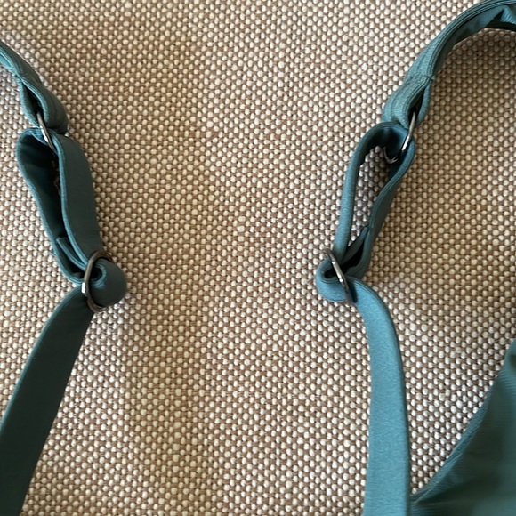 NWT Athleta Quickdri Rib Bra Cup Bikini Top - Green 36 B/C - Picture 5 of 7